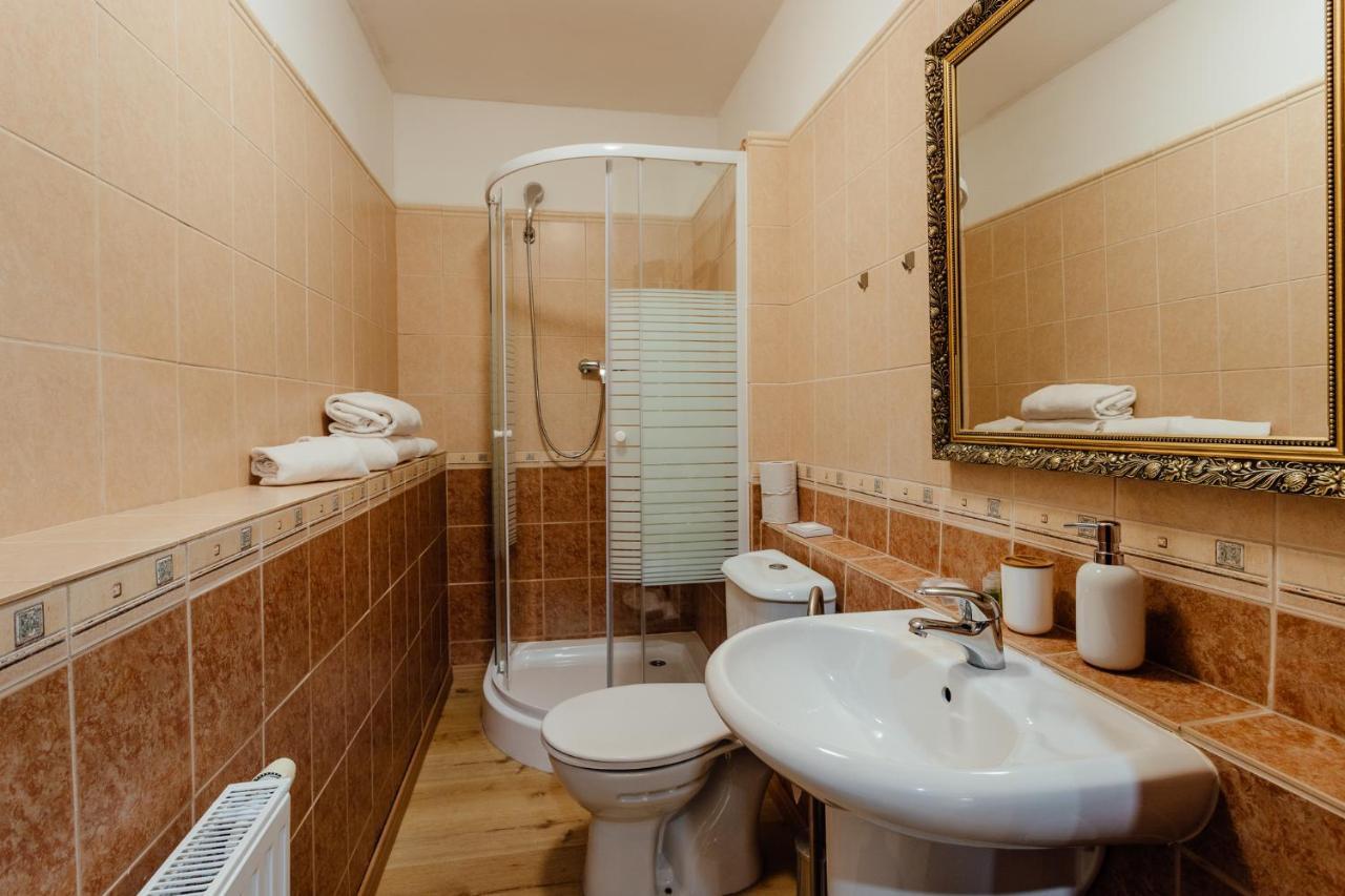 Penzion Cosmopolitan Ii. Banska Stiavnica Luaran gambar