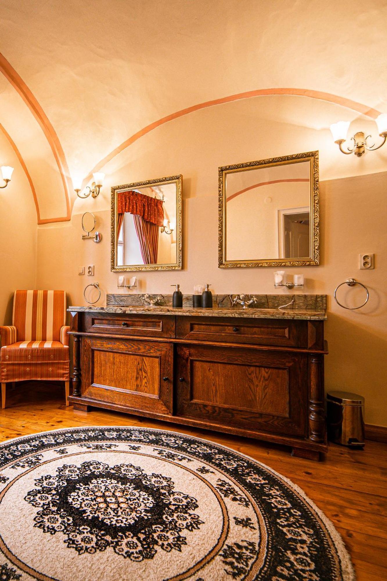 Penzion Cosmopolitan Ii. Banska Stiavnica Bilik gambar