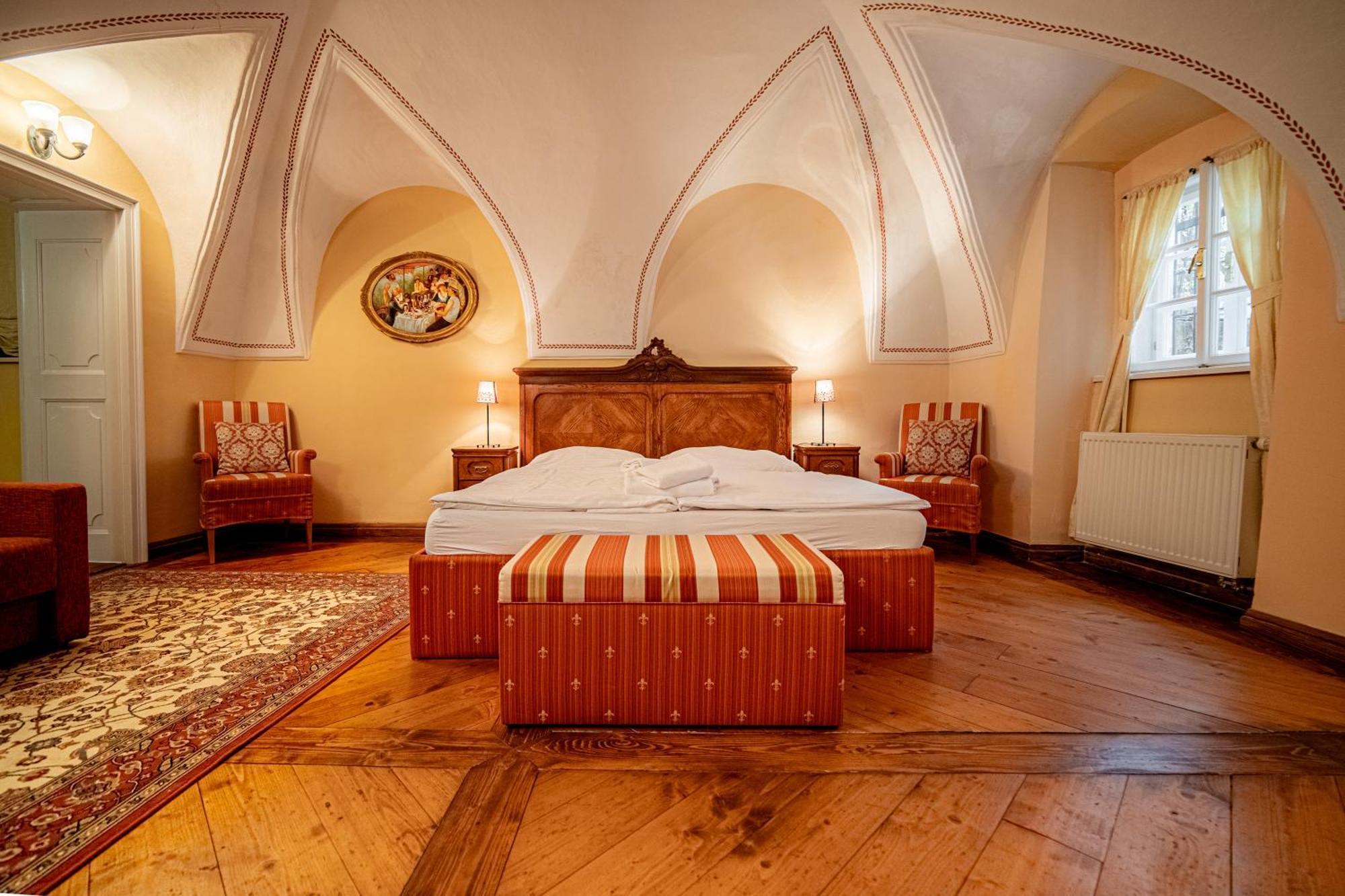 Penzion Cosmopolitan Ii. Banska Stiavnica Bilik gambar