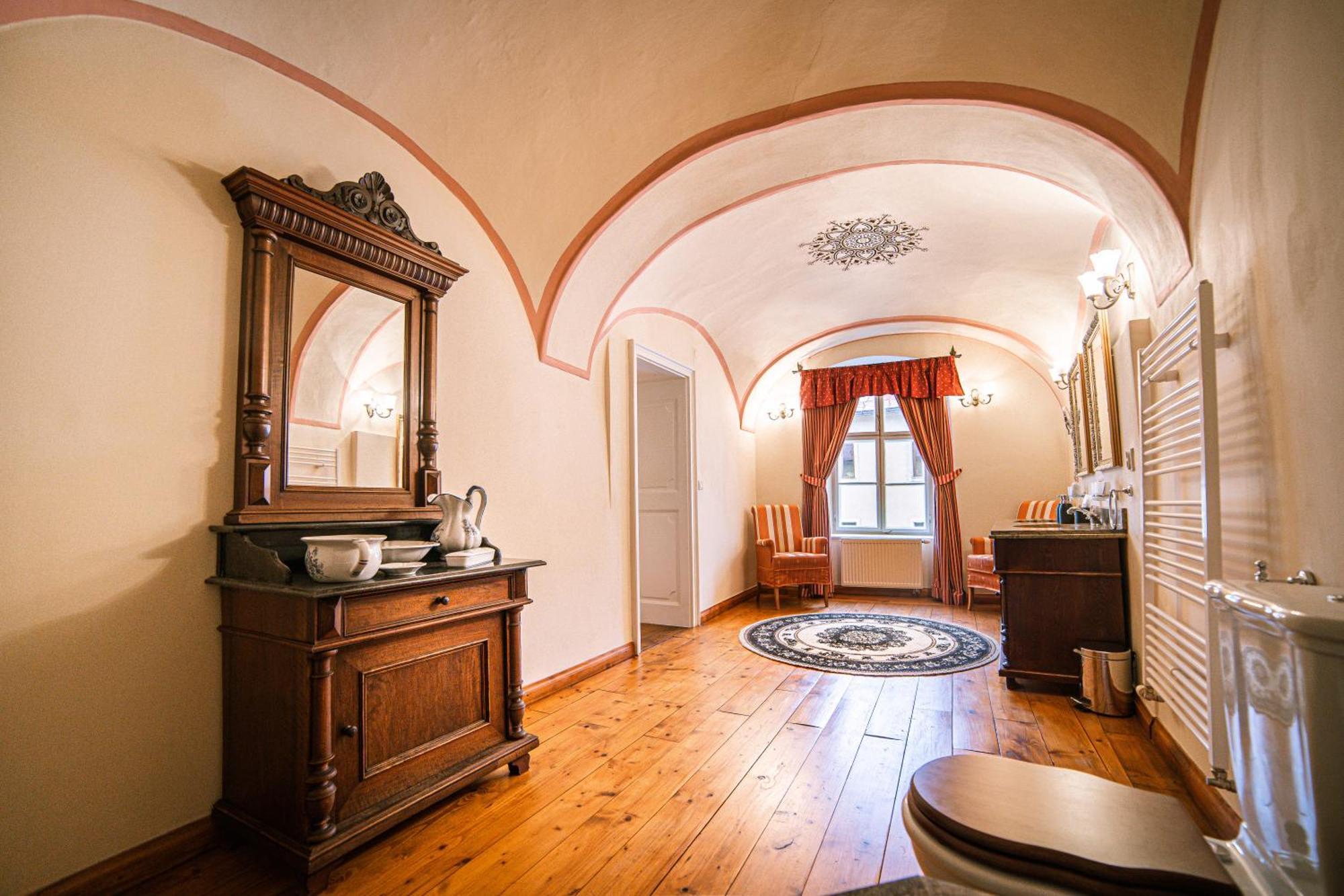 Penzion Cosmopolitan Ii. Banska Stiavnica Bilik gambar